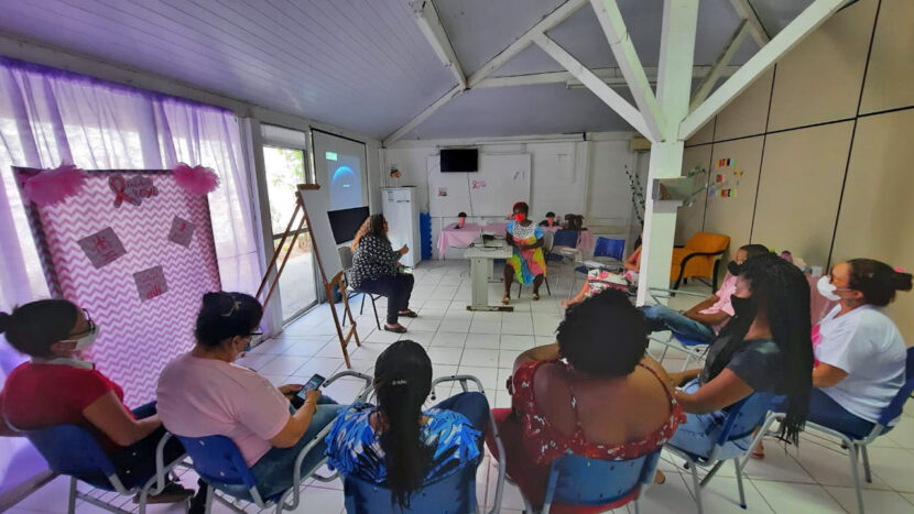 Prefeitura de Lauro de Freitas/BA promove curso de Economia Solidária para mulheres