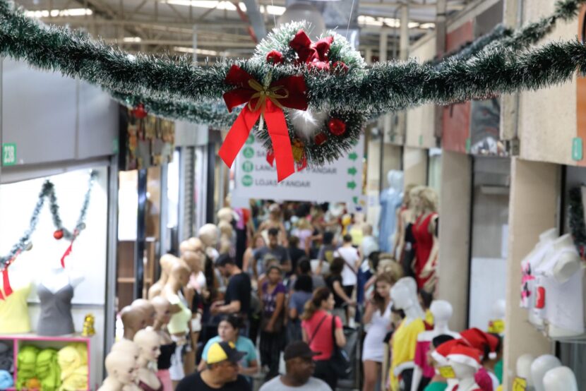 Começou a Feira da Economia Solidária, em shopping de João Pessoa/PB , com foco em temática natalina