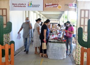 Público pode conferir artesanato local na Feira da Economia Solidária, que acontece em João Pessoa/PB